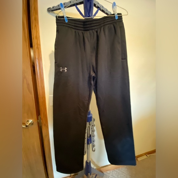 NWT Under Armour Cold Gear Loose fit sweatpants - Picture 1 of 10